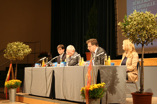 Bild (v.links): Moderator Johannes Rothenberger, Minister Dr.Schäuble, Bernd Bechtold, Madline Gund